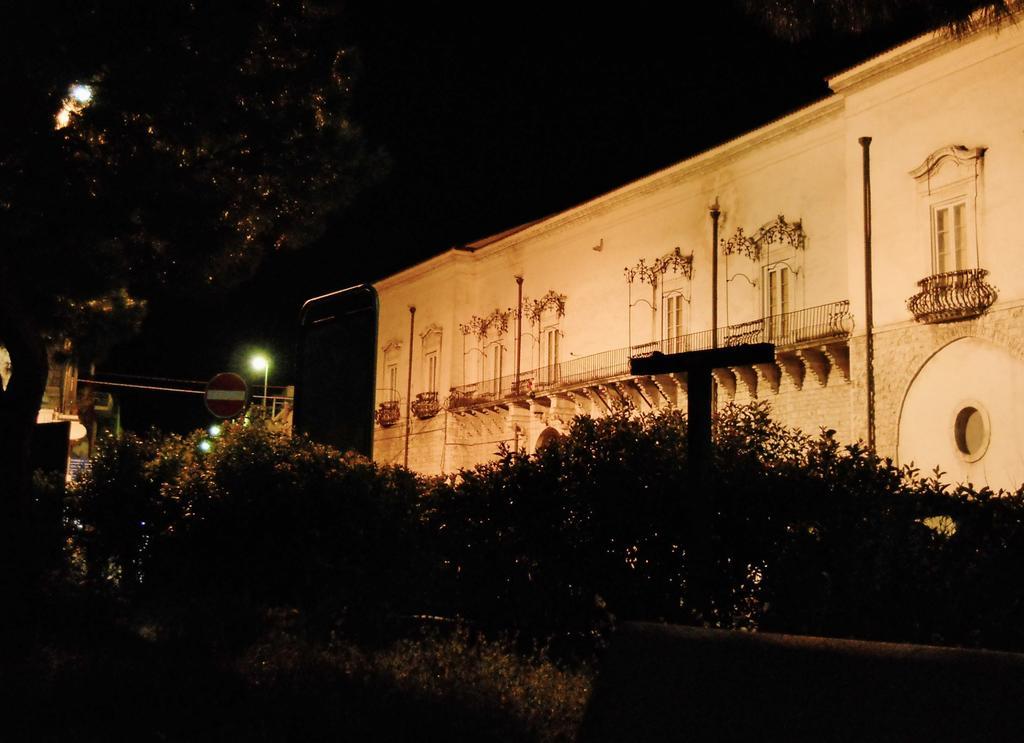 Albergo Diffuso Dimora Rossi Turi Exterior foto